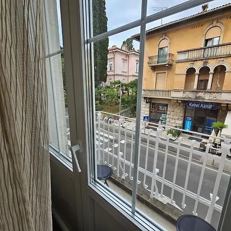 Apartamento No8 *