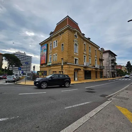 Apartamento No8 *
